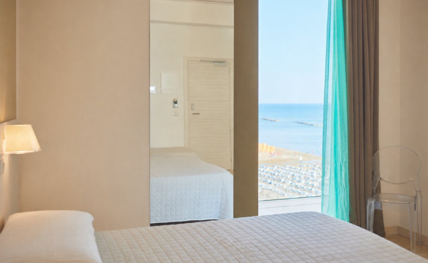 media.Camera_Comfort_Vista_Mare_laterale