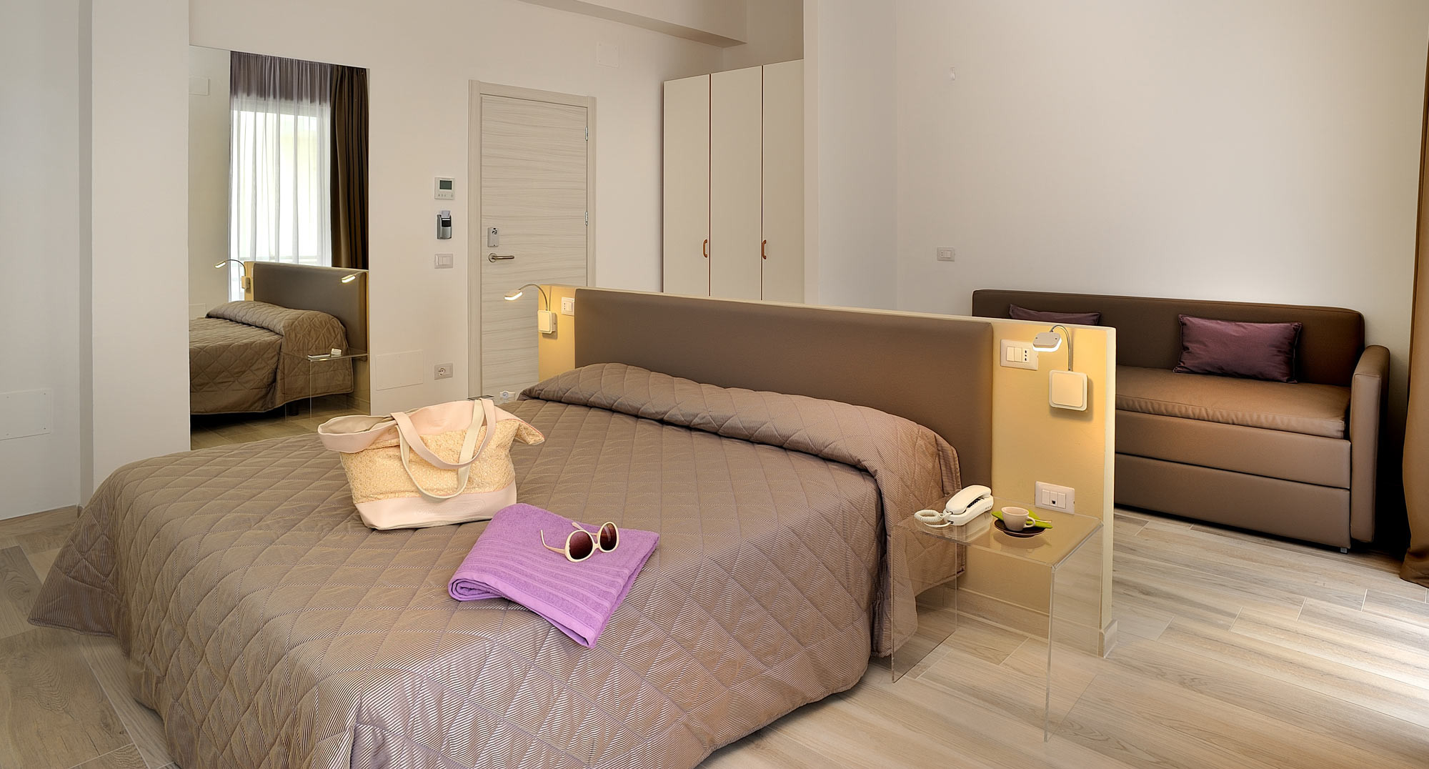 media.camera-family-2